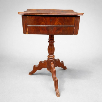 Антикварный самоварный столик